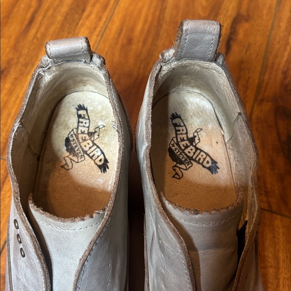 Freebird Leather “Sarah”
Shoe Booties in custom Silver Wash! - Picture 7 of 12